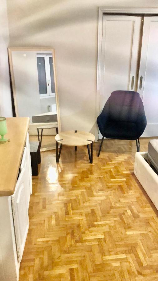 Economy Shared Apartment C In Central Atenas Exterior foto